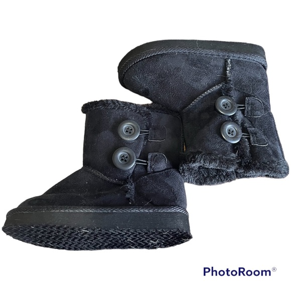 EUC Toddler Girls Cozy button slipper boots - Picture 3 of 6